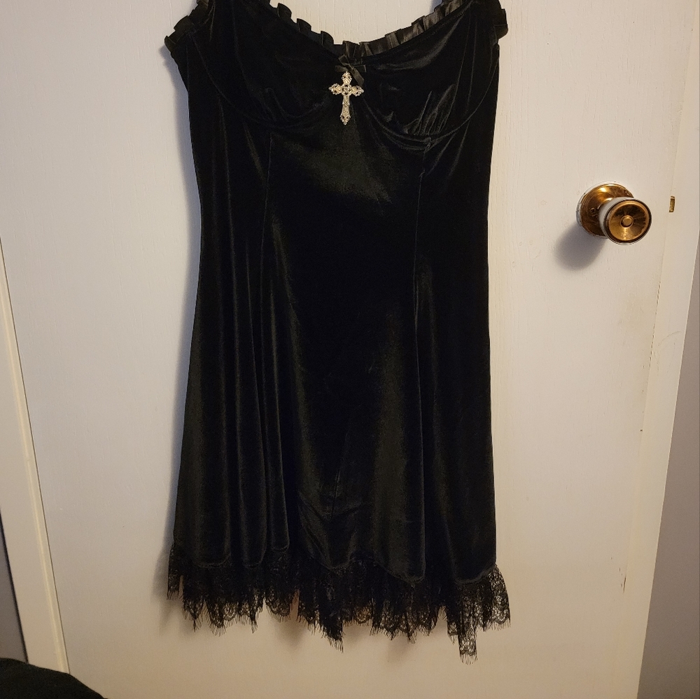 Velvet Dolls Kill Dress Size M - Picture 3 of 6